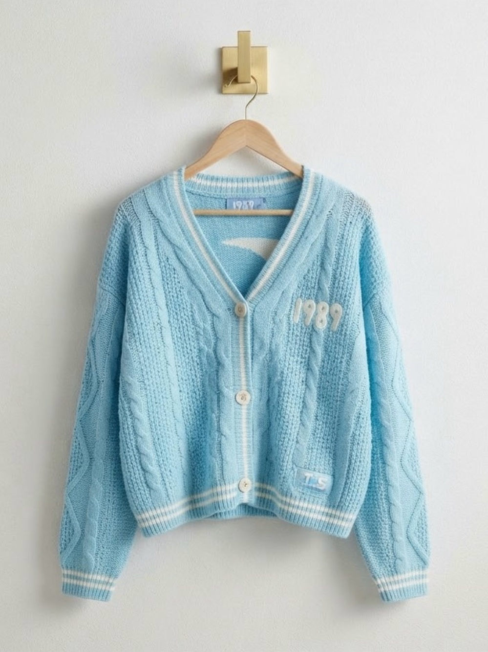 Taylor Swift 1989 (Taylor's Version) Cardigan Sweater M/L Seagull Varsity TS